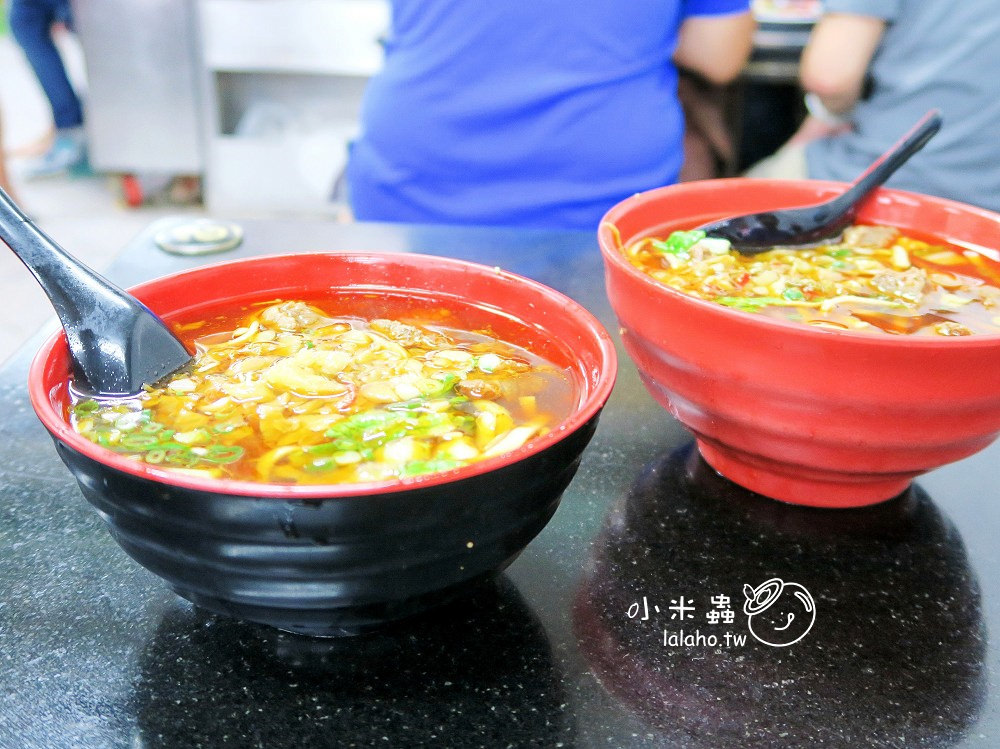 新竹美食｜莊記牛肉麵館 在地人推薦的牛肉麵，湯頭濃郁瀰漫著特殊滋味 小米蟲的米缸